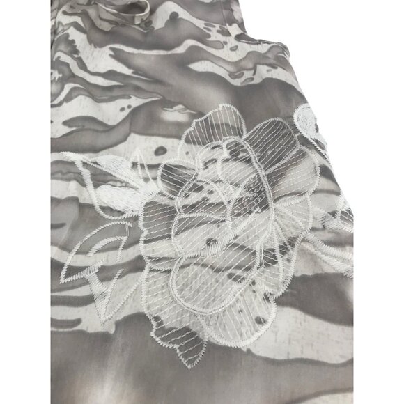 Da Nang Tank top Blouse Womens  Size XS Silk Floral Embroidered Button Down - Picture 3 of 11